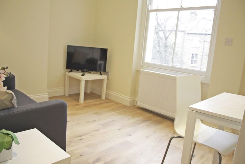 Oxford Gardens Apartments London Exterior photo
